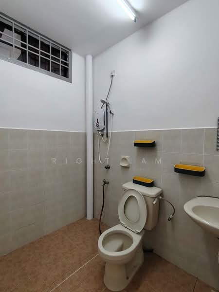 1-storey Terraced House for Rent in Taman Pelangi Indah (Ulu Tiram) - Right Lam - PropertyGuru.com.my