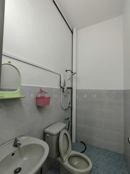 1-storey Terraced House for Rent in Taman Pelangi Indah (Ulu Tiram) - Right Lam - PropertyGuru.com.my