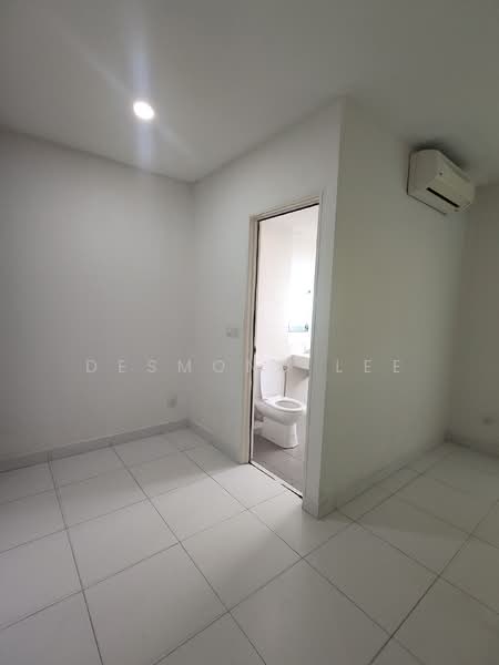 Kondominium untuk Dijual di Elit Heights @ Bayan City - Desmond Lee - Bathroom - PropertyGuru.com.my