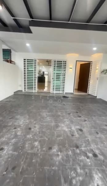 2-storey Terraced House for Rent in Dengkil (Selangor) - Stella Foo - Entrance - PropertyGuru.com.my