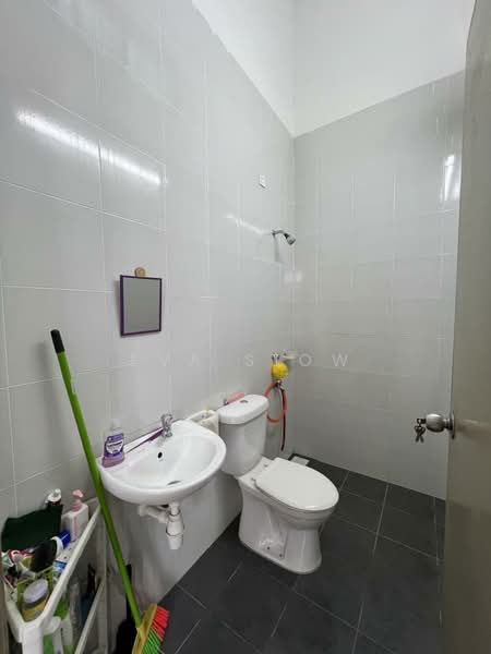 2-storey Terraced House for Sale in Taman Pulai Mutiara (Iskandar Puteri (Nusajaya)) - Eva Siow - Bathroom - PropertyGuru.com.my