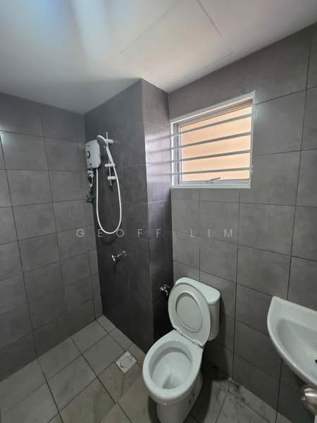 Kondominium untuk Disewa di Residensi Sateria - Geoff Lim - Bathroom - PropertyGuru.com.my