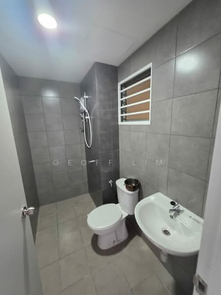 Kondominium untuk Disewa di Residensi Sateria - Geoff Lim - Bathroom - PropertyGuru.com.my
