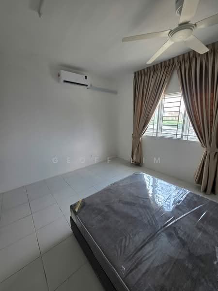 Kondominium untuk Disewa di Residensi Sateria - Geoff Lim - Bedroom - PropertyGuru.com.my