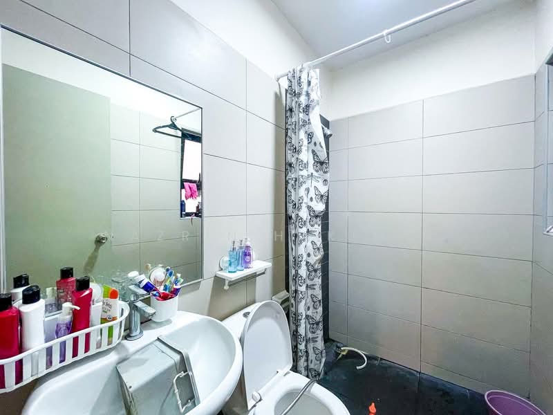 Condominium for Sale at Lake Vista Residence (Tasik Vista Residen) - Nazrin Hakimin - Bathroom - PropertyGuru.com.my