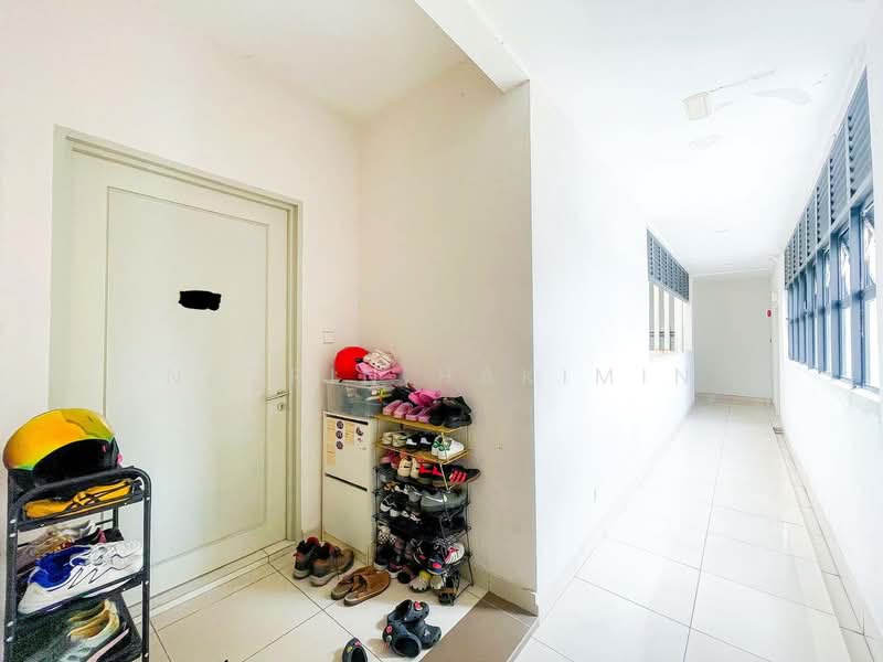 Condominium for Sale at Lake Vista Residence (Tasik Vista Residen) - Nazrin Hakimin - Entrance - PropertyGuru.com.my