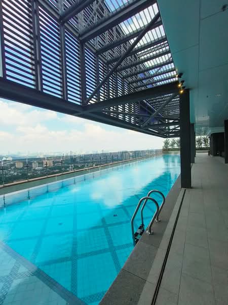 Servis Apartment untuk Disewa di Mossaz @ Empire City - Ray Lee - Pool - PropertyGuru.com.my