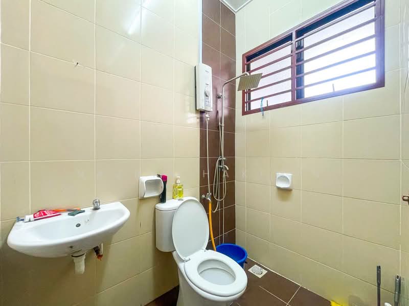 Terraced House for Sale in Klang (Selangor) - Nazrin Hakimin - Bathroom - PropertyGuru.com.my