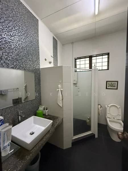2.5-storey Terraced House for Sale in Petaling Jaya (Selangor) - Toh Kai Seng - Bathroom - PropertyGuru.com.my