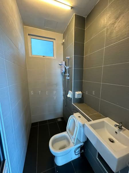 Servis Apartment untuk Disewa di THE SENAI GARDEN (PANGSAPURI IMPIAN SENAI) - Stephanie Yap - Bathroom - PropertyGuru.com.my