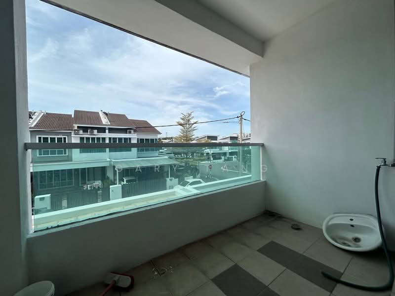 2-storey Terraced House for Sale in Panorama Lapangan Perdana (Ipoh) - Gary Tang - Balcony - PropertyGuru.com.my