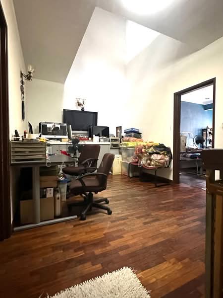 Rumah Teres 2.5 Tingkat untuk Dijual di Bandar Utama (Selangor) - Calvin Law - Study - PropertyGuru.com.my