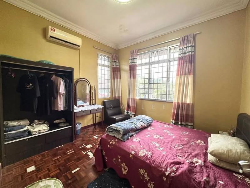 Semi-Detached House for Sale in Taman Bukit Kempas (Tampoi) - Linda Lee - Bedroom - PropertyGuru.com.my