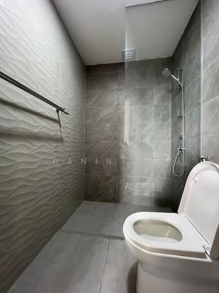 Condominium for Rent at Quinn Residence - Hanin Lin - Bathroom - PropertyGuru.com.my