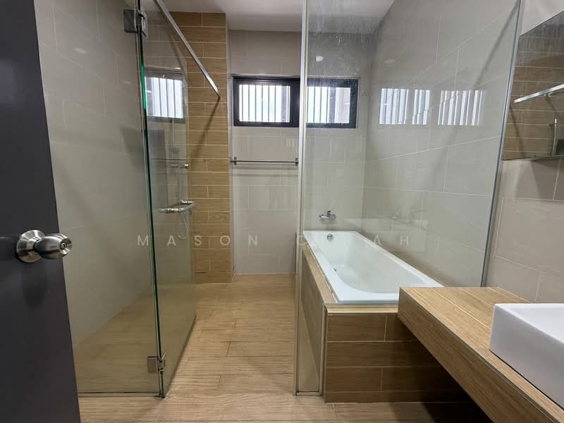 Rumah Berkembar untuk Dijual di Eco Sanctuary (Telok Panglima Garang) - Mason Chiah - Bathroom - PropertyGuru.com.my