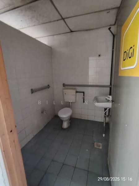 Kedai untuk Disewa di Ipoh (Perak) - Billy Ng - Bathroom - PropertyGuru.com.my