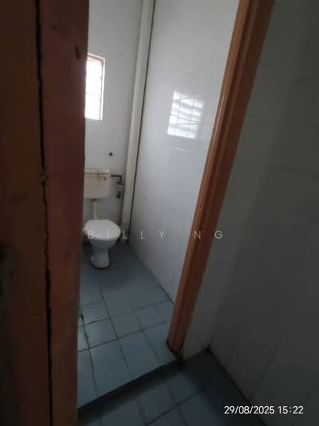Kedai untuk Disewa di Ipoh (Perak) - Billy Ng - Bathroom - PropertyGuru.com.my