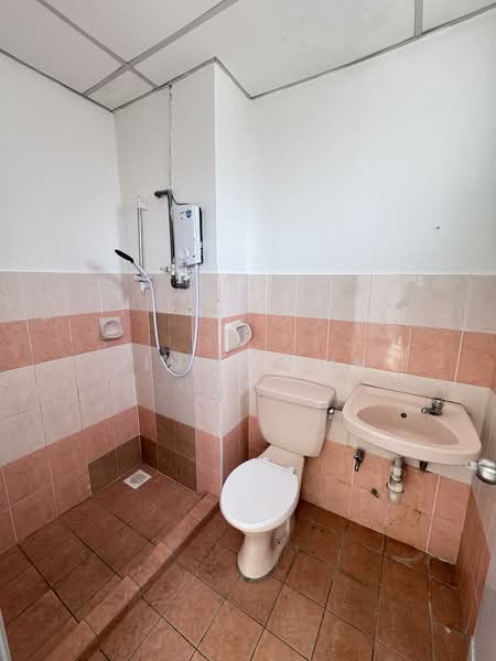 Apartment for Sale at Tar Villa - Jimmy Yun - Bathroom - PropertyGuru.com.my