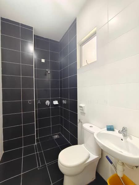 Rumah Teres 2 Tingkat untuk Disewa di Taman Mount Austin (Tebrau) - Caren Chin - Bathroom - PropertyGuru.com.my