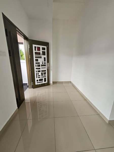 Cluster House for Sale in Taman Nusantara Prima (Gelang Patah) - Shi Ting - Entrance - PropertyGuru.com.my