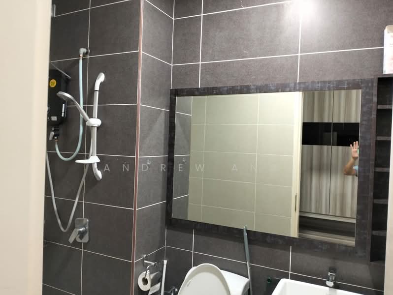 Servis Apartment untuk Disewa di Sky Habitat - Andrew Ang - Bathroom - PropertyGuru.com.my
