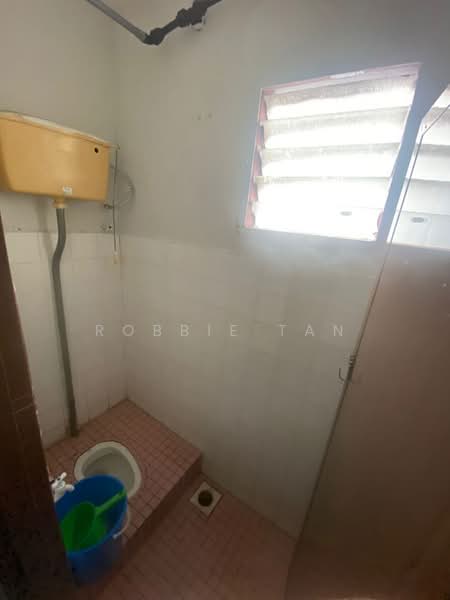 Flat for Sale at Flat Tasek 64 - Robbie Tan - Bathroom - PropertyGuru.com.my