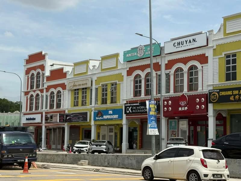 Taman Mount Austin - 1