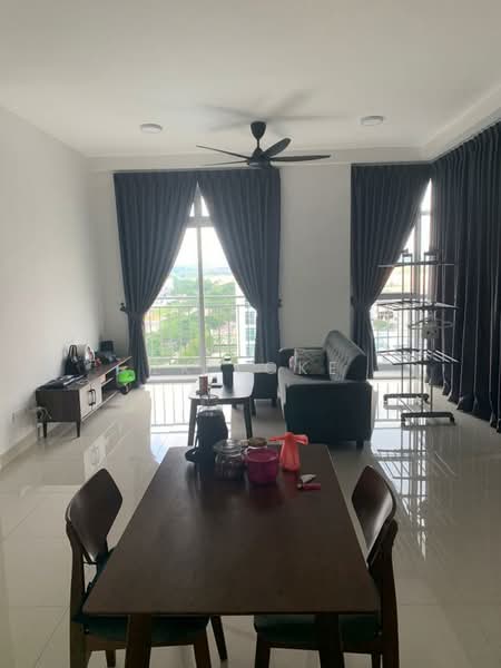 Pangsapuri untuk Dijual di D'Lagoon Luxury Apartment - ZK Loke - Living Room - PropertyGuru.com.my