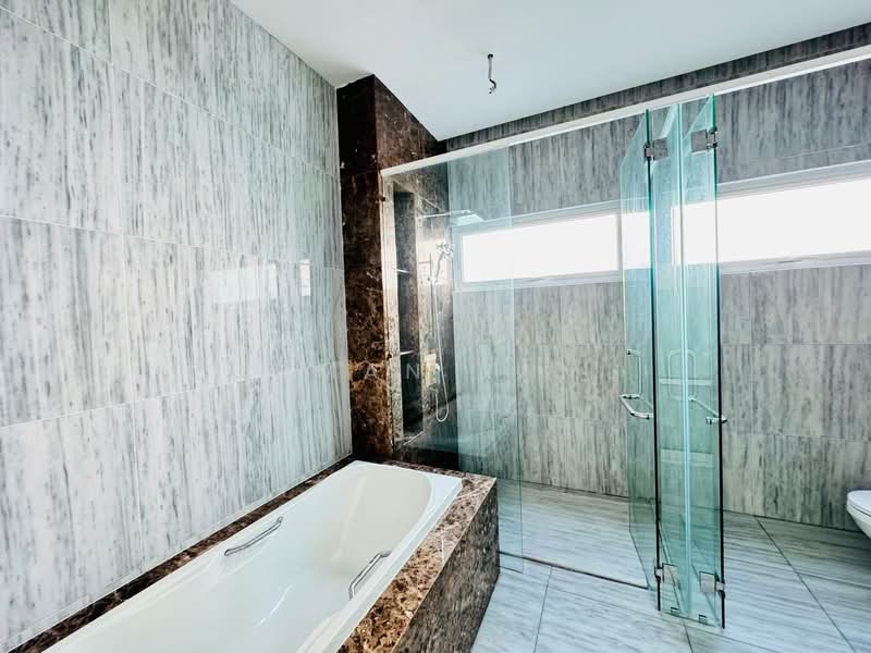 Link Bungalow for Sale in Ampang (Selangor) - Luqman Ramli - Bathroom - PropertyGuru.com.my