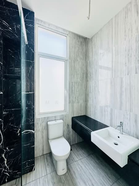 Link Bungalow for Sale in Ampang (Selangor) - Luqman Ramli - Bathroom - PropertyGuru.com.my