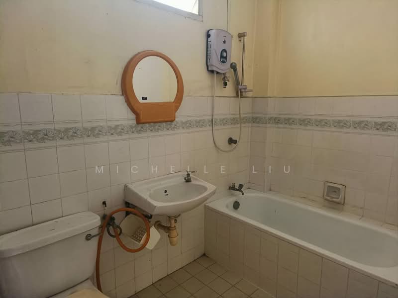 Apartment for Sale at Pantai Apartment - Michelle Liu - Bathroom - PropertyGuru.com.my