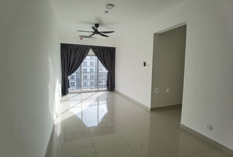 Servis Apartment untuk Dijual di Galleria Equine Park - Amanda Lock - Living Room - PropertyGuru.com.my