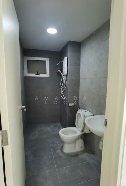 Servis Apartment untuk Dijual di Galleria Equine Park - Amanda Lock - Bathroom - PropertyGuru.com.my