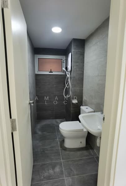 Servis Apartment untuk Dijual di Galleria Equine Park - Amanda Lock - Bathroom - PropertyGuru.com.my