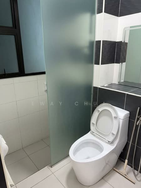 Servis Apartment untuk Dijual di The Sky Executive Suites - Eway Chua - Bathroom - PropertyGuru.com.my