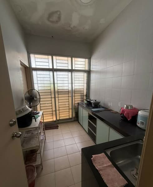 2-storey Terraced House for Sale in Taman Impian Emas (Skudai) - Michelle He - Kitchen - PropertyGuru.com.my