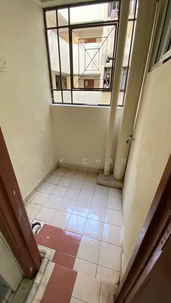 Pangsapuri untuk Disewa di Pelangi Apartment - Yik Chan - Entrance - PropertyGuru.com.my