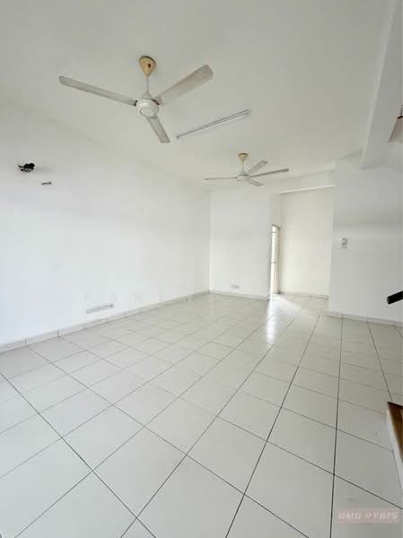 Rumah Teres 2 Tingkat untuk Dijual di Bandar Bukit Raja (Klang) - Karen Liew - Living Room - PropertyGuru.com.my