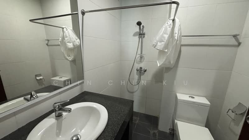Kondominium untuk Disewa di Bay Resort Condominium - Chin Chin Kiu - Bathroom - PropertyGuru.com.my