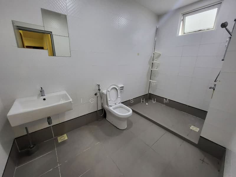 Servis Apartment untuk Disewa di Seasons Amara Larkin - Alicia Shum - Bathroom - PropertyGuru.com.my