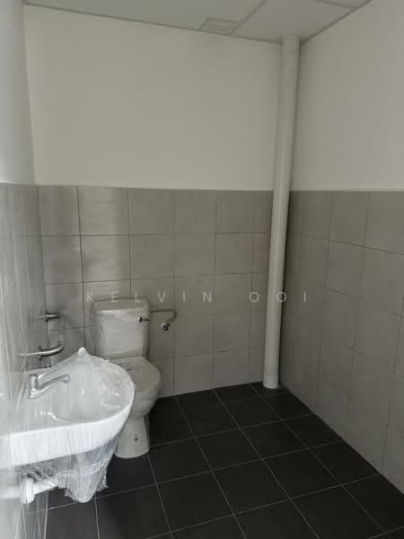 Factory for Rent in Bukit Minyak (Penang) - Kelvin Ooi - Bathroom - PropertyGuru.com.my