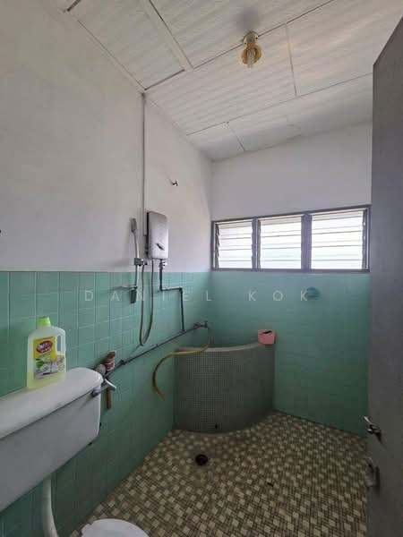 Bungalow for Sale in Taman Palm Grove (Klang) - Daniel Kok - Bathroom - PropertyGuru.com.my