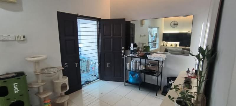 Rumah Teres untuk Dijual di Bandar Putra Permai (Seri Kembangan) - Steve Tham - Entrance - PropertyGuru.com.my
