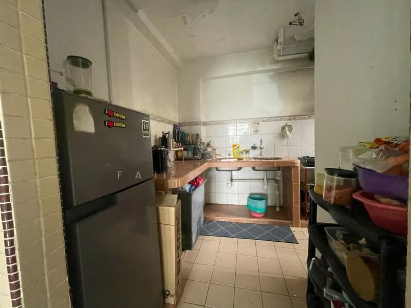 Rumah Flat untuk Dijual di Gugusan Semarak - Faiza Aziz - Kitchen - PropertyGuru.com.my