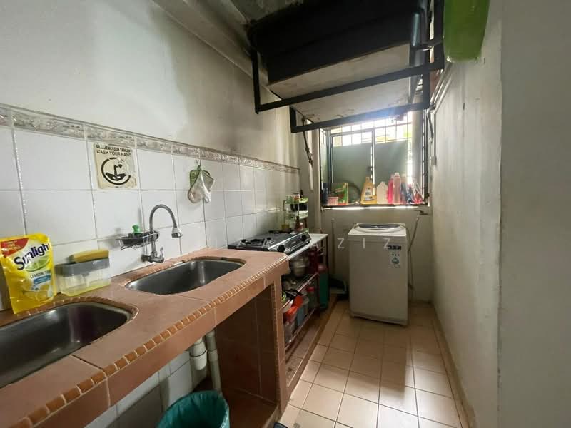 Rumah Flat untuk Dijual di Gugusan Semarak - Faiza Aziz - Kitchen - PropertyGuru.com.my