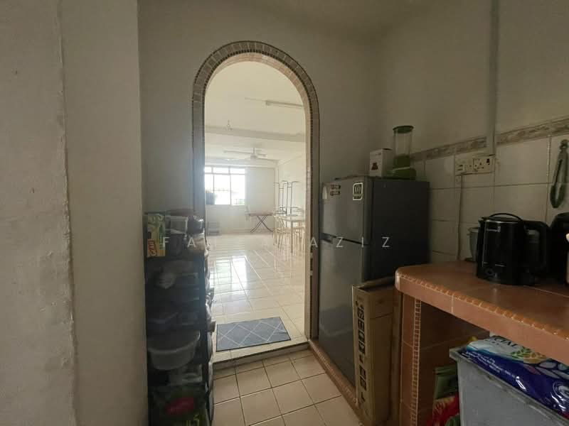Rumah Flat untuk Dijual di Gugusan Semarak - Faiza Aziz - Kitchen - PropertyGuru.com.my