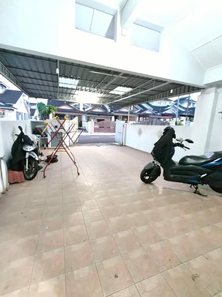 Rumah Teres 1.5 Tingkat untuk Dijual di Taman Setia Indah (Tebrau) - Zach Law - Exterior - PropertyGuru.com.my