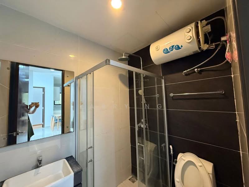 Kondominium untuk Disewa di Amberside @ Country Garden Danga Bay - Larry Ng - Bathroom - PropertyGuru.com.my