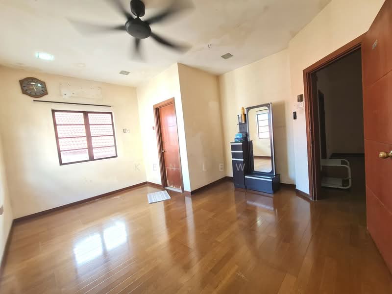 Rumah Berkembar untuk Dijual di Taman Segar Perdana (Cheras) - Ken Lew - Bedroom - PropertyGuru.com.my