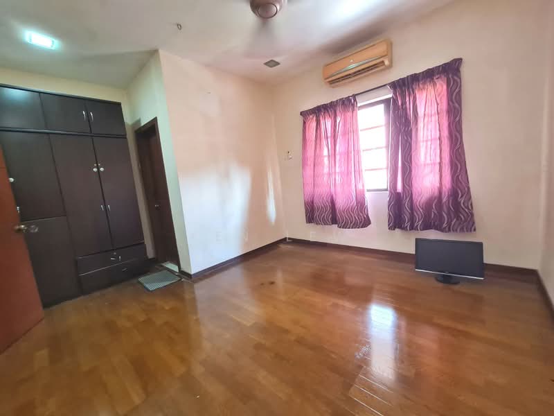 Rumah Berkembar untuk Dijual di Taman Segar Perdana (Cheras) - Ken Lew - Bedroom - PropertyGuru.com.my